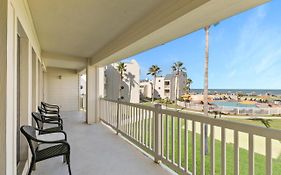 New Stunning Ocean-View Beachfront Resort, Heated Pool!
